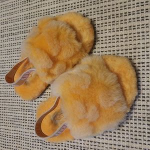 UGG "Fluff Yeah" Poppy Orange Sherpa baby/toddler slides, size 7